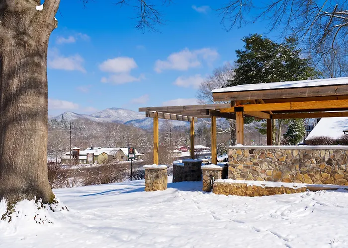 Tremont Lodge & Resort